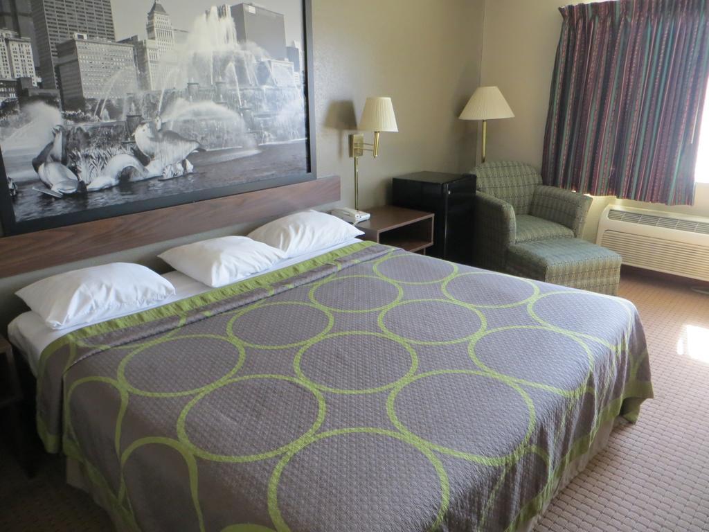 Super 8 By Wyndham Chicago O'Hare Airport Hotel Elk Grove Village Szoba fotó